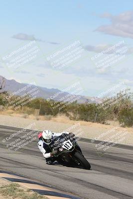 media/Nov-16-2025-Race Pace (Sun) [[8c5fa54630]]/Verified Riders/4-Turn 3 Inside (1050am)/